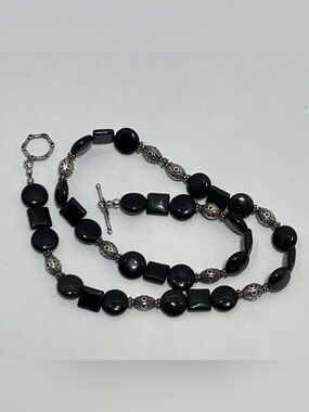 Lovely SOS Sterling SilverORNATE BEADS & Black Onyx Beaded Necklace 19", 40.64g